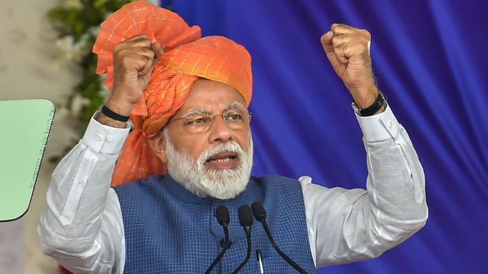 कांग्रेस पर गरजे मोदी: जीप से शुरू हुआ घोटाला तोप, पनडुब्बी और हेलीकॉप्टर तक पहुंचा’