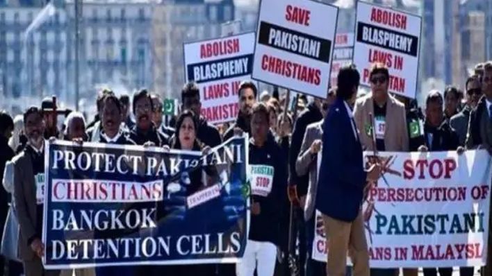 पाकिस्तान में ईश निंदा के आरोप में एक हिन्दू को किया गया गिरफ्तार, दूकान में लगा दी गई आग