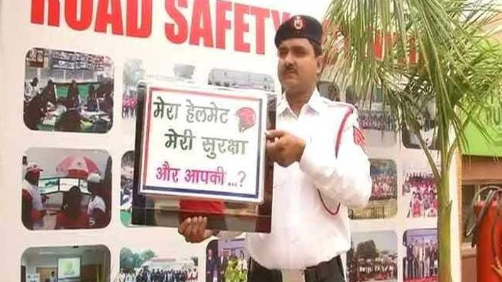 ट्रैफिक पुलिसकर्मी का रोड सेफ्टी पर रैप सांग “नशे में गाड़ी चलाएगा तो तेरा टाइम आएगा”