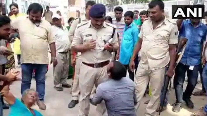 बिहार के सारण में मवेशी चोरी के आरोप में ग्रामीणों ने 3 लोगों को पीट पीटकर मार डाला