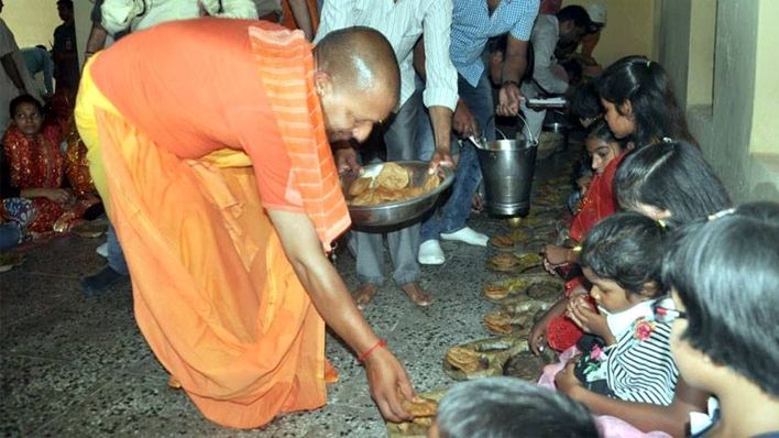 बेसहारे लोग भी अब भरपेट भोजन खाकर सोयेंगे, योगी सरकार ला रही है अनोखी योजना