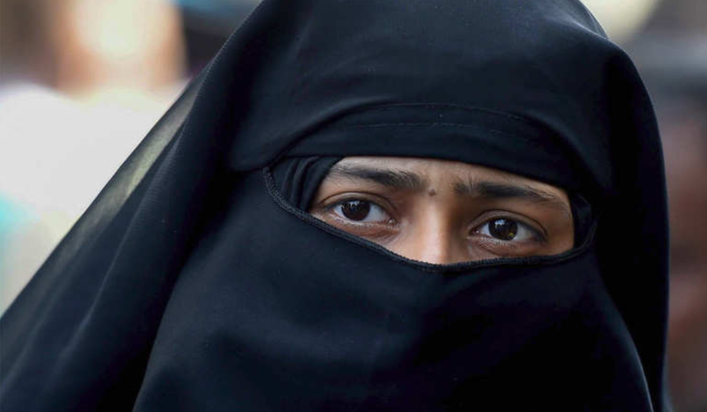 खाने में नमक और मिर्च की मात्रा नहीं थी बराबर तो आजाद ने दिया पत्नी आरफा को तीन तलाक