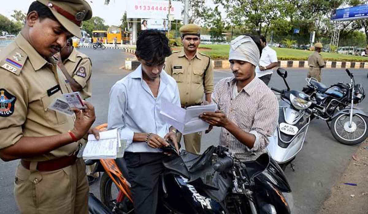 इन राशि के लोगों को ट्रैफिक फाइन के बढ़ने के बाद ज्यादा सावधान रहने की जरुरत है