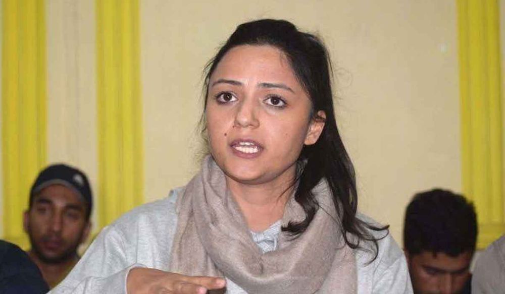 धारा 370 हटने से राजनीति करना हुआ मुश्किल शेहला रशीद ने लिया राजनीति से सन्यास