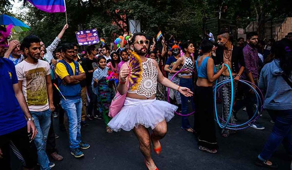 समलैंगिकों के 'दिल्ली प्राइड परेड' में लगे भारत विरोधी नारे, मोदी पर भी बेहूदे प्लेकार्ड लहराए गए