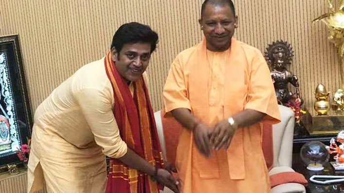 गोरखपुर से चुनाव लड़ रहे रवि किशन ने कहा ‘सांसद बना तो योगी की खड़ाऊ रख कर करूँगा सेवा’