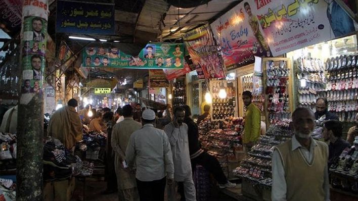 कंगाली झेल रहे पाकिस्तान के आम लोगों के पास ईद मनाने तक के पैसे नहीं हैं