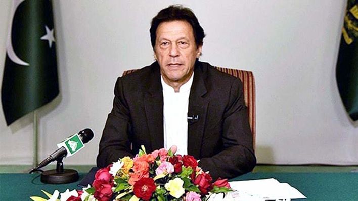 कर्ज में डूबे पड़ोसी पाकिस्तान के पीएम इमरान खान ने आधी रात में देश को क्यों किया संबोधित?