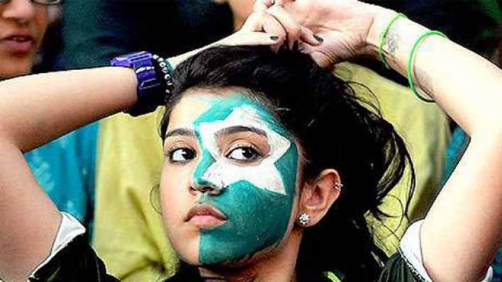 ICC CWC 2019: भारत की हार पर यूं भड़के पाकिस्तानी, कहा- “पापा जान-बूझकर हारे”