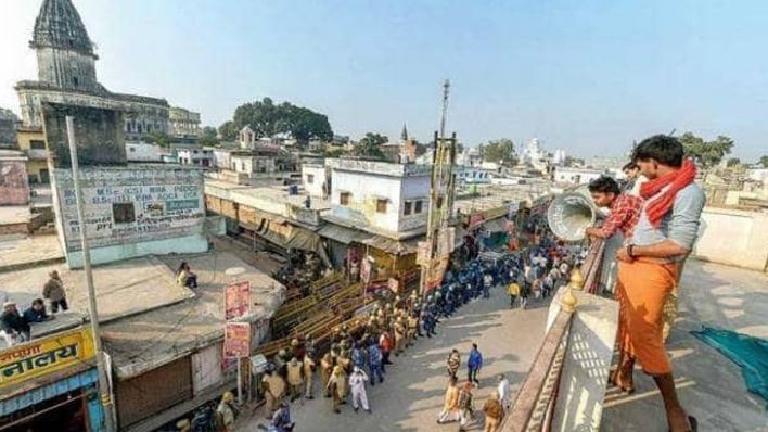 UP के अलीगढ़ में विश्व हिन्दू परिषद और बजरंग दल ने सड़क पर किया हनुमान चालीसा का पाठ