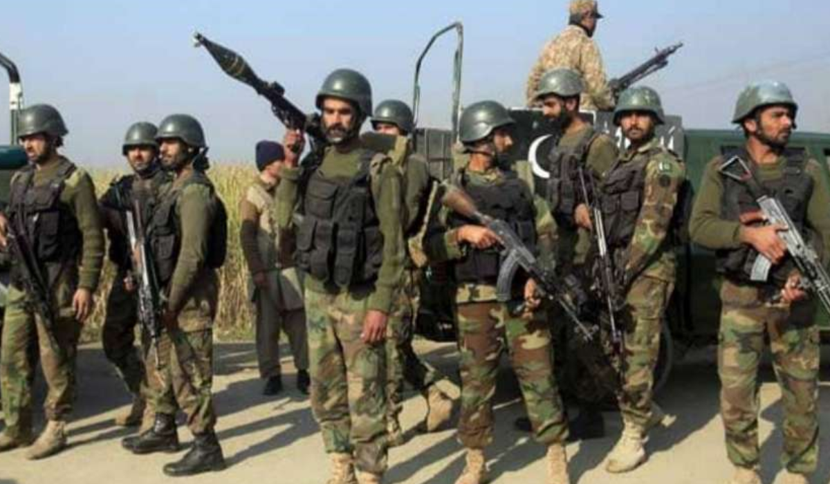 पाकिस्तान POK में बड़े एक्‍शन की तैयारी में, 3 ब्रिगेड तैनात, 300 आतंकियों की घुसपैठ का प्रयास