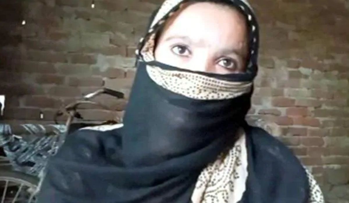 उत्तर प्रदेश: कोर्ट में पत्नी को तीन तलाक देकर पति हुआ फ़रार, पुलिस ने मामला दर्ज किया