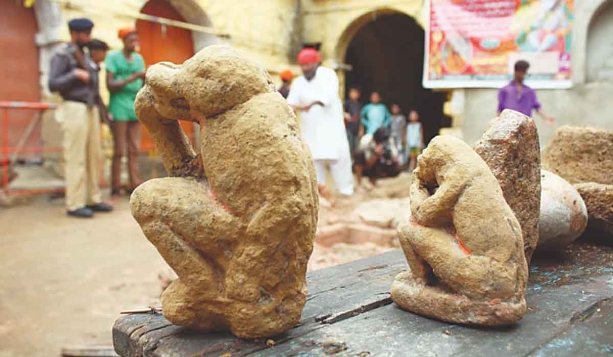पाकिस्तान के प्राचीन मंदिर में खुदाई के दौरान निकली ऐतिहासिक हनुमान जी की मूर्ति