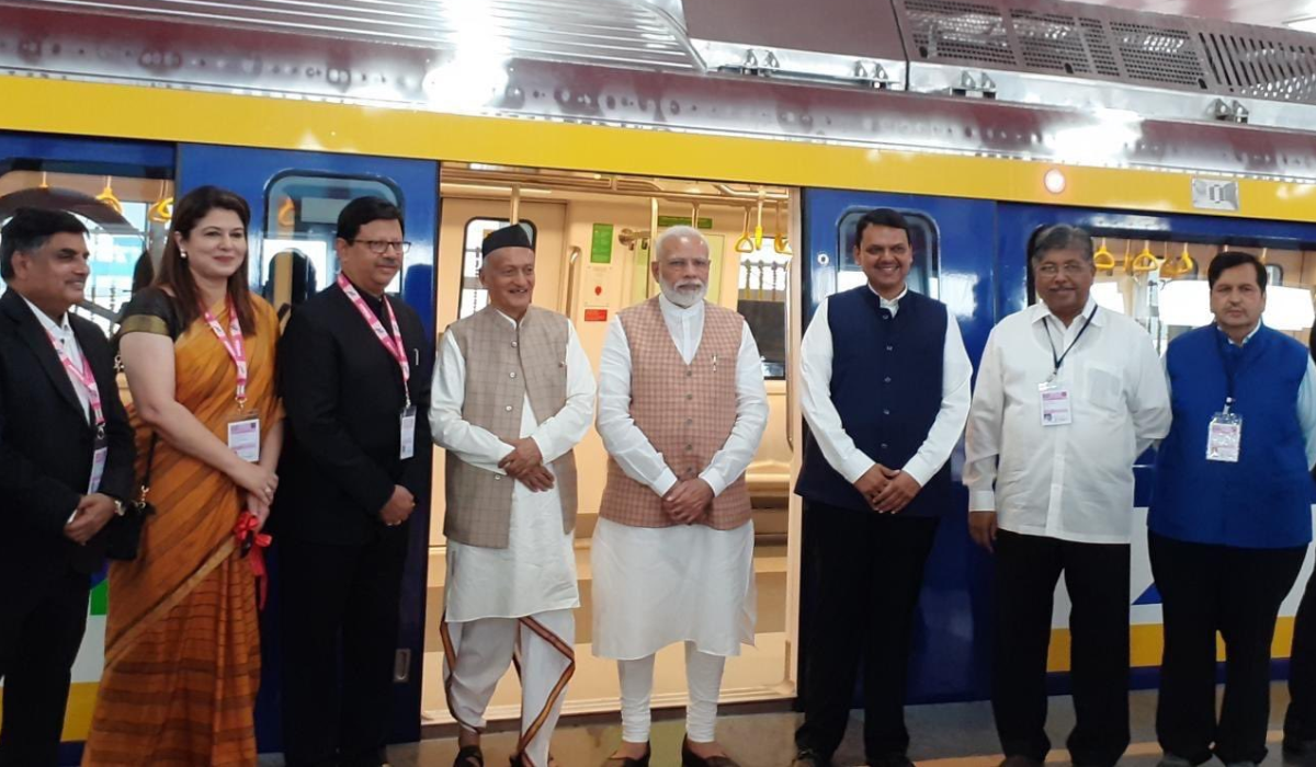 प्रधानमंत्री नरेंद्र मोदी ने मुंबई में तीन नए मेट्रो कॉरिडोर की आधारशिला रखी