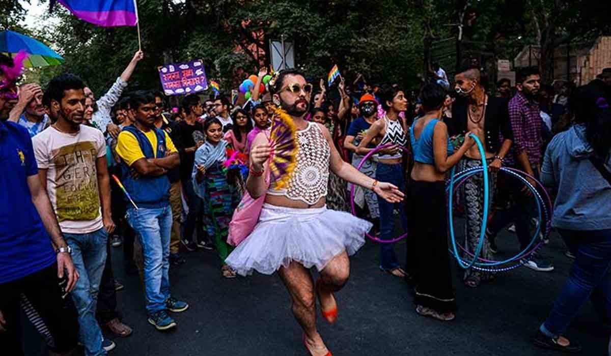 समलैंगिकों के 'दिल्ली प्राइड परेड' में लगे भारत विरोधी नारे, मोदी पर भी बेहूदे प्लेकार्ड लहराए गए