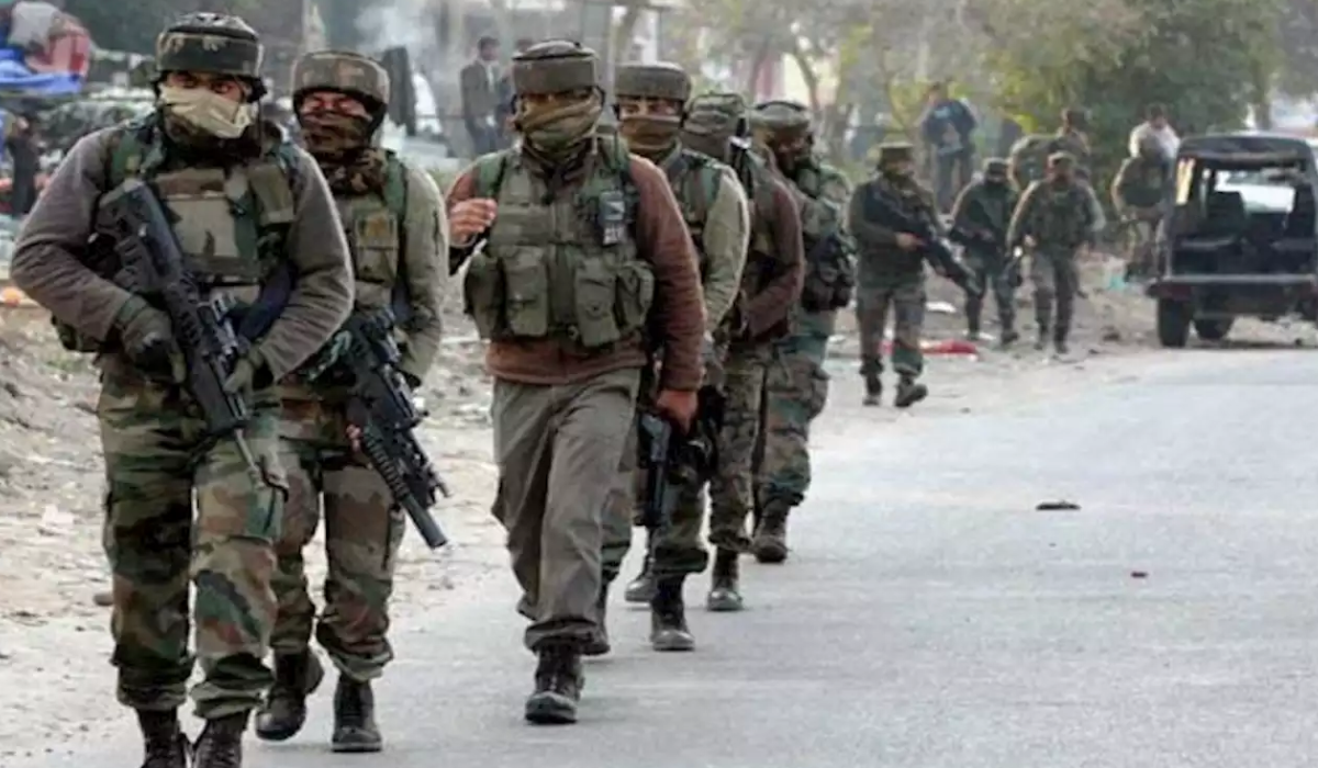 जम्मू कश्मीर: 250 पाकिस्तानी आतंकियों को घेरकर मारने का प्लान हो गया है तैयार