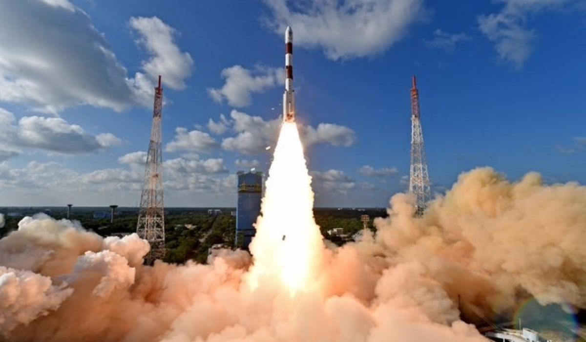 ISRO ने भारतीय उपग्रह रिसैट-2बीआर1 और 9 विदेशी उपग्रहों को सफलता से किया प्रक्षेपित