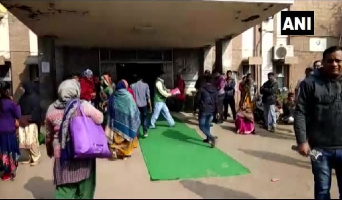 कोटा: 104 बच्चों के मौत के बाद अस्पताल पहुंचे मंत्रियों के स्वागत में बिछे कार्पेट से हुआ विवाद