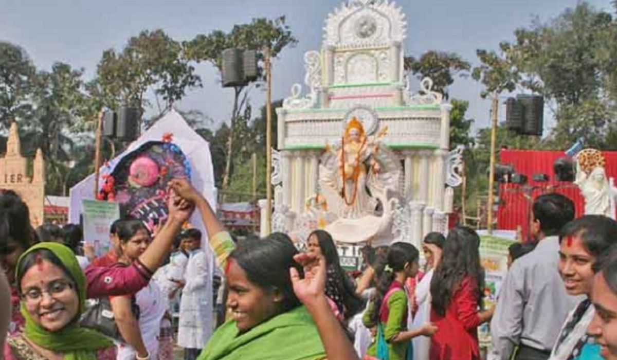 सरस्वती पूजा को लेकर बांग्लादेश में हो रहा है बवाल, जाने आखिर क्या है पूरा मामला?