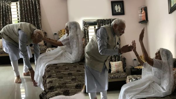 पहले माँ हीराबेन से लिए आशीर्वाद और फिर पीएम मोदी ने गृहराज्य गुजरात में किया मतदान