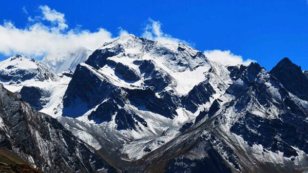 रूसी सिद्धांत बताता है कि कैलाश पर्वत एक एलियनों द्वारा निर्मित पिरामिड हो सकता है
