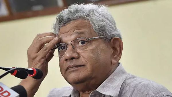 सीताराम येचुरी का विवादित बयान ‘हिन्दू भी हिंसक हो सकते है’ पर हुई चौतरफा आलोचना