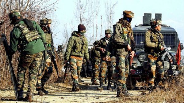 जम्मू कश्मीर में सुरक्षाबलों ने ढेर किए 3 आतंकी, एक जवान शहीद