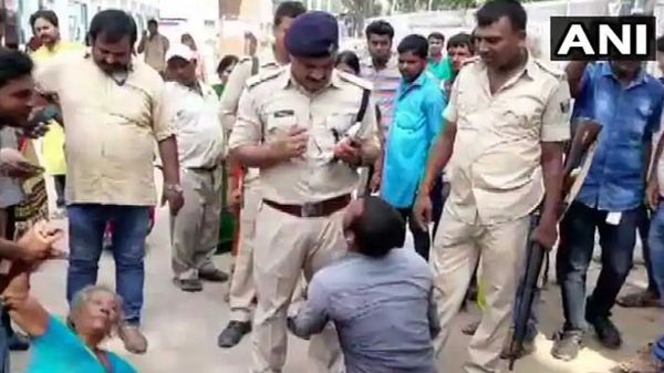 बिहार के सारण में मवेशी चोरी के आरोप में ग्रामीणों ने 3 लोगों को पीट पीटकर मार डाला