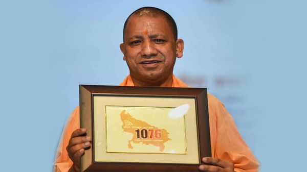 24 घंटे सुनी जायेगी जनता की शिकायतें, तुरंत एक्शन लेने के लिए योगी ने दिया अधिकारियों को निर्देश