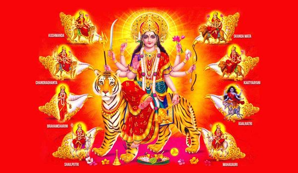 नवरात्री के पावन पर्व पर माता को नौ दिन तक इस प्रकार करें भोग समर्पित, होगा लाभ