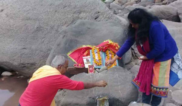 पाकिस्तान अधिकृत कश्मीर के शारदा पीठ में 72 साल बाद किसी हिन्दू ने की पूजा-अर्चना