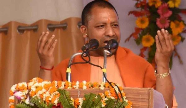 योगी सरकार का दिवाली पर फैसला, प्रदूषण से बचने के लिए केवल 2 घंटे फोड़े जायेंगे पटाखे