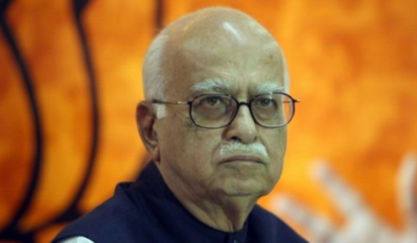 भाजपा के 'लौह पुरुष' का जन्मदिन आज, 1992 के अयोध्या आंदोलन के बने नायक