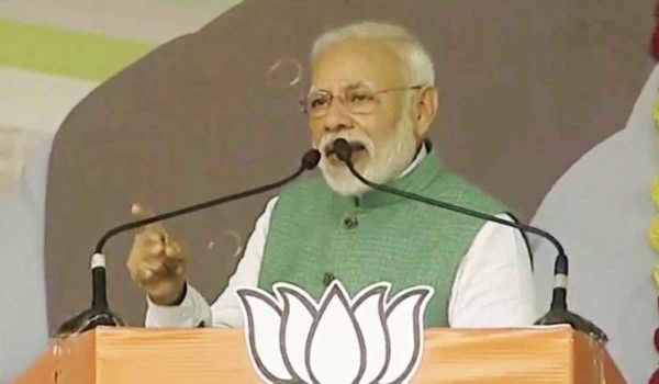 मोदी की कांग्रेस को चुनौती: दम है तो हर पाकिस्तानी को नागरिकता दो और 370 को दोबारा लाओ”